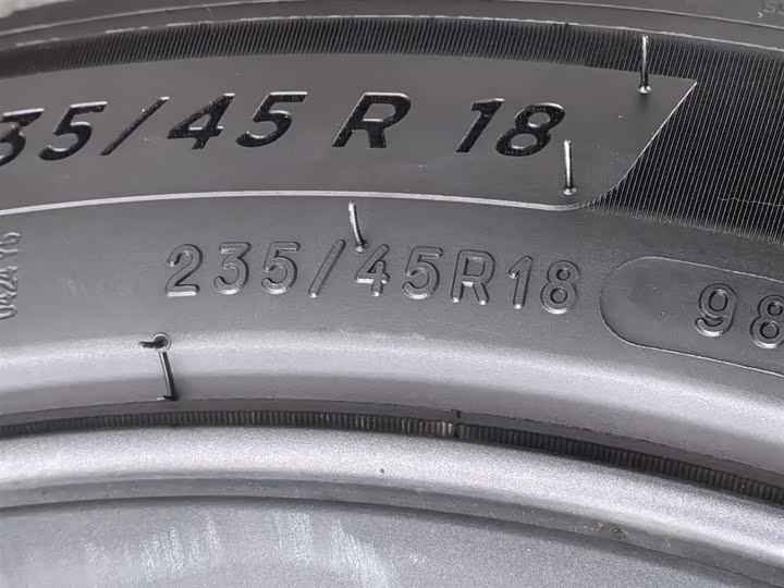 Фото 24 - Tesla Model 3