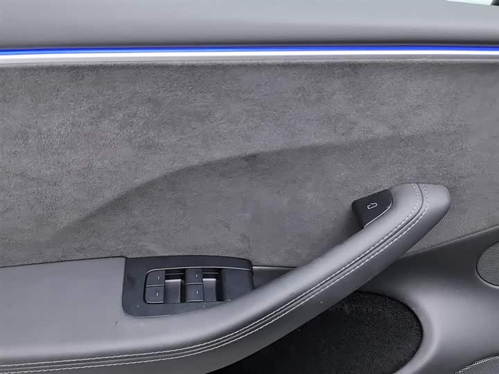 Фото 9 - Tesla Model 3