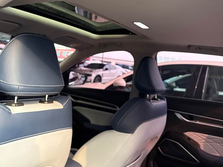 Фото 5 - Geely Emgrand