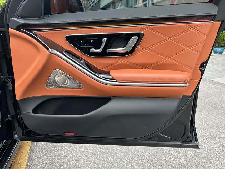 Фото 21 - Mercedes-Benz Maybach S-Class