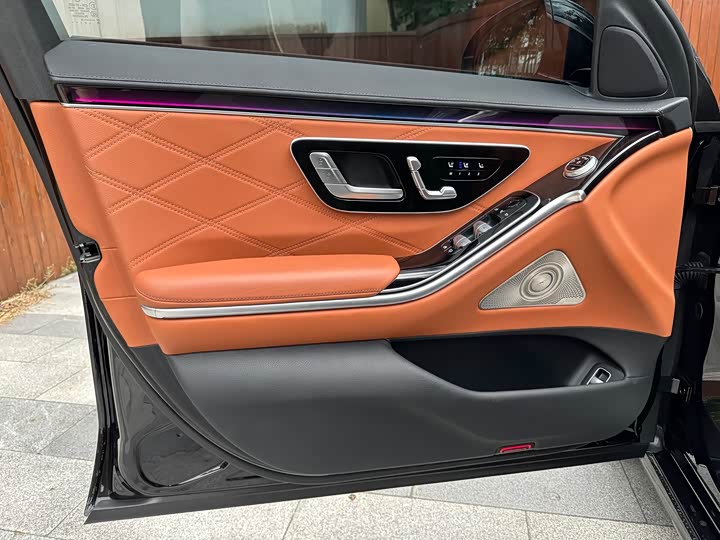 Фото 25 - Mercedes-Benz Maybach S-Class