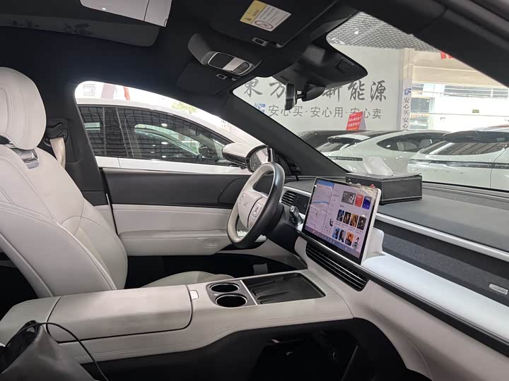 Фото 3 - XPeng G6