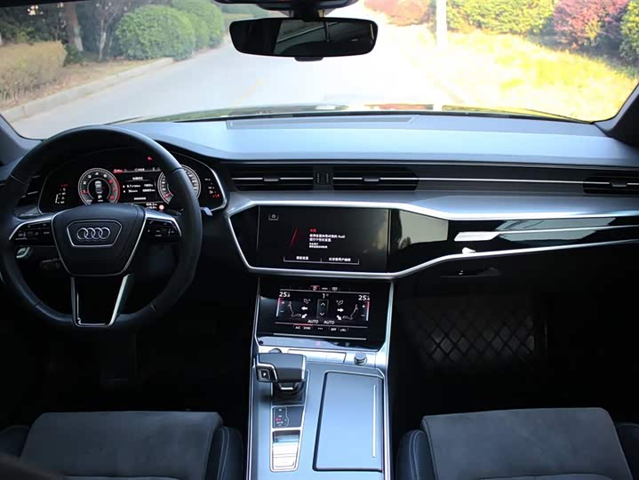 Фото 12 - Audi A6L