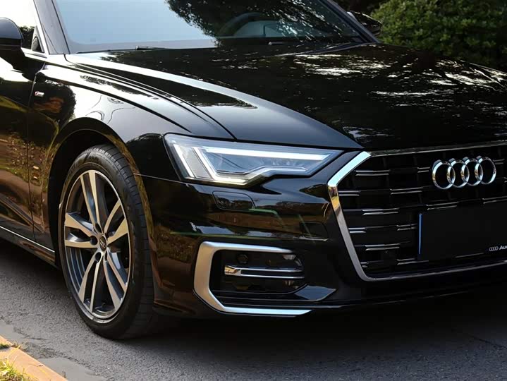 Фото 17 - Audi A6L