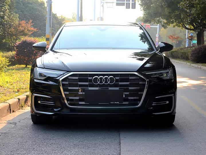 Фото 2 - Audi A6L