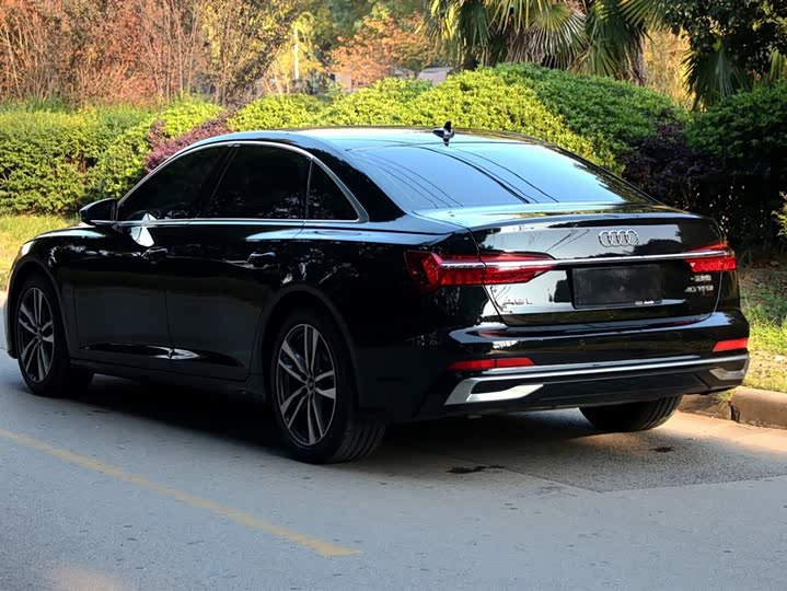 Фото 5 - Audi A6L