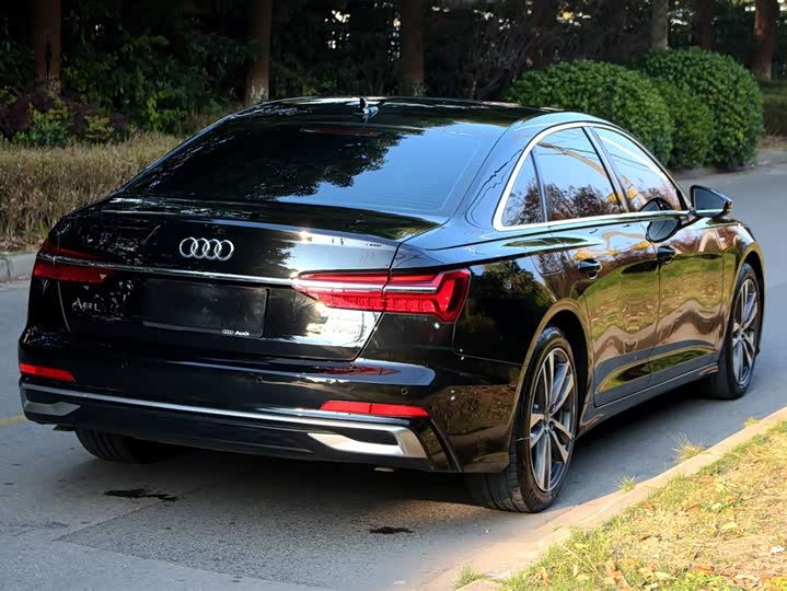 Фото 7 - Audi A6L