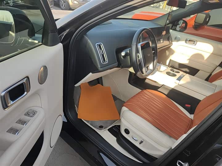 Фото 16 - LiXiang L6