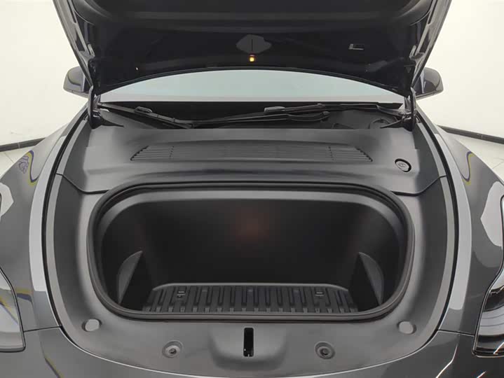 Фото 10 - Tesla Model Y