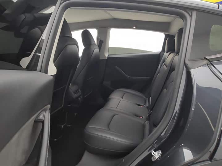 Фото 11 - Tesla Model Y