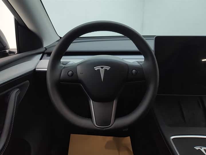 Фото 15 - Tesla Model Y