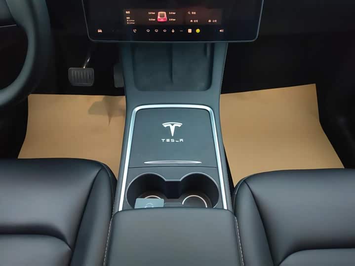 Фото 16 - Tesla Model Y