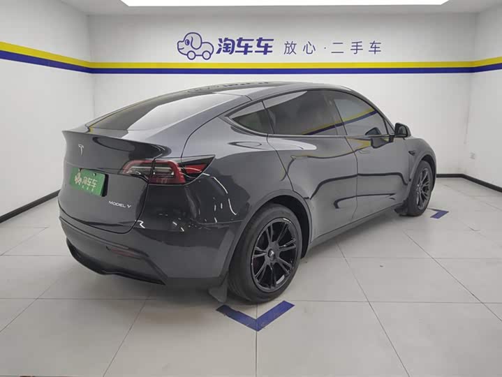Фото 3 - Tesla Model Y