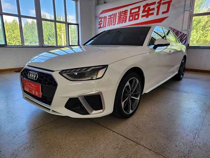 Фото 1 - Audi A4L