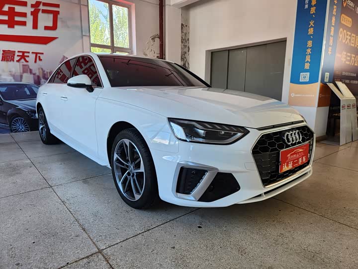 Фото 2 - Audi A4L