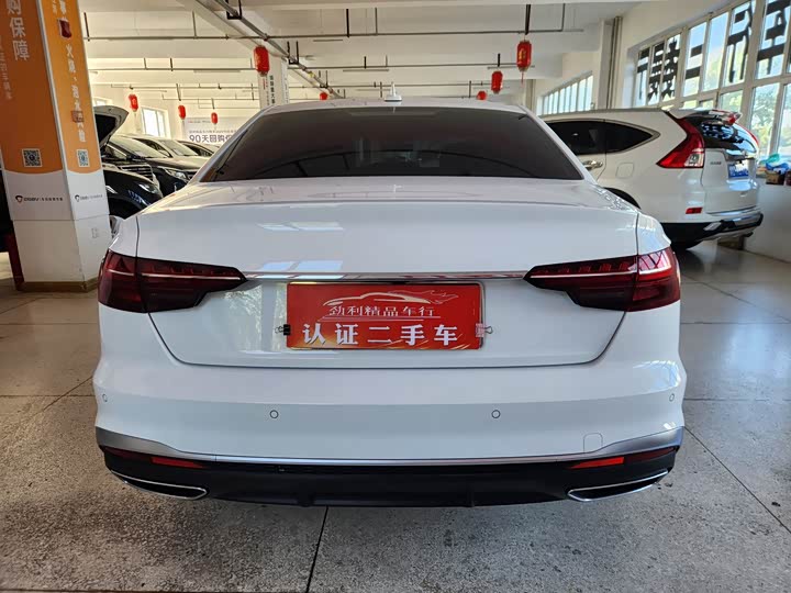 Фото 5 - Audi A4L