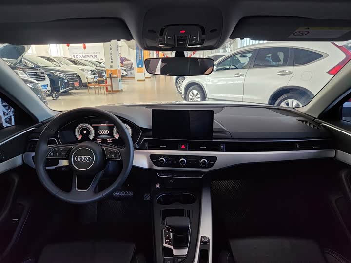 Фото 9 - Audi A4L