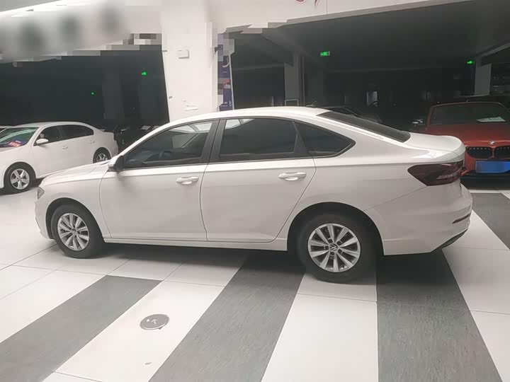 Фото 5 - Volkswagen Lavida