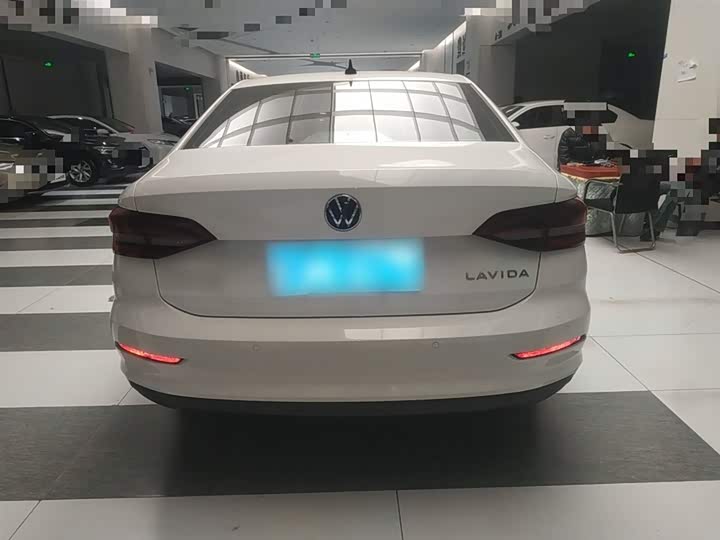 Фото 6 - Volkswagen Lavida