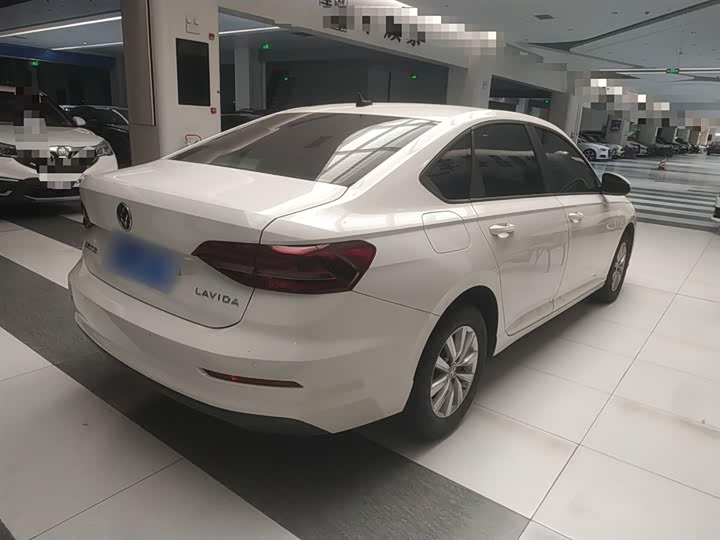 Фото 7 - Volkswagen Lavida