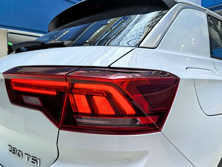 Фото 17 - Volkswagen T-Roc