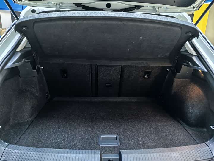 Фото 18 - Volkswagen T-Roc