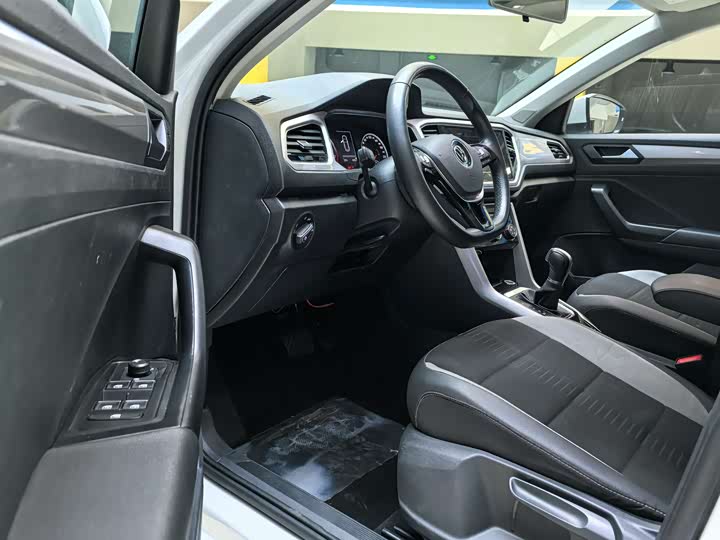 Фото 4 - Volkswagen T-Roc