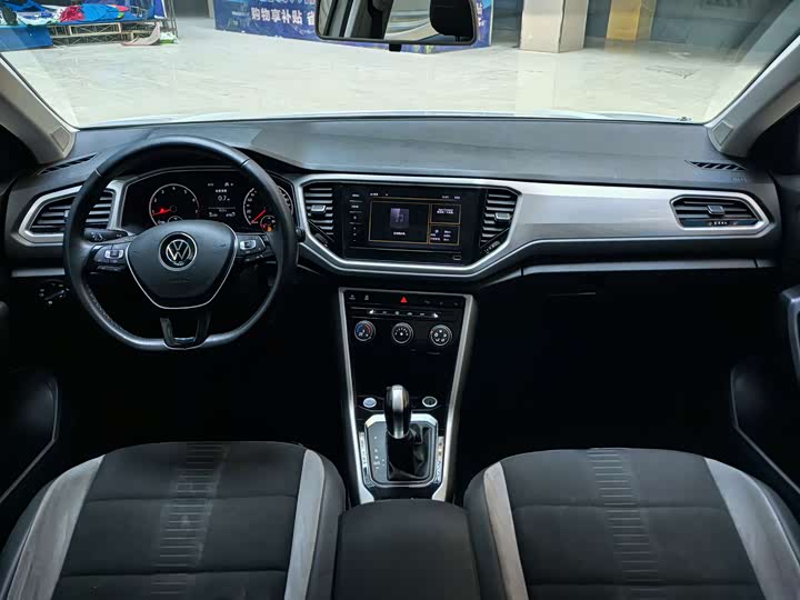 Фото 5 - Volkswagen T-Roc