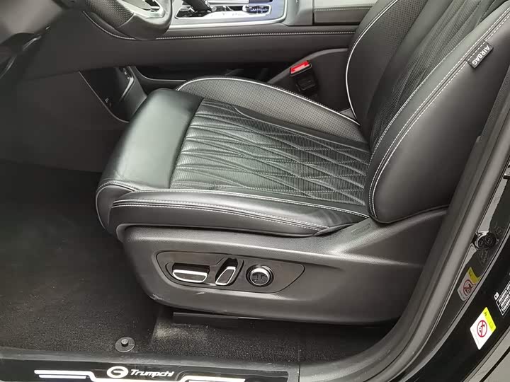 Фото 20 - GAC Trumpchi GS8