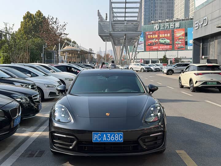 Фото 2 - Porsche Panamera