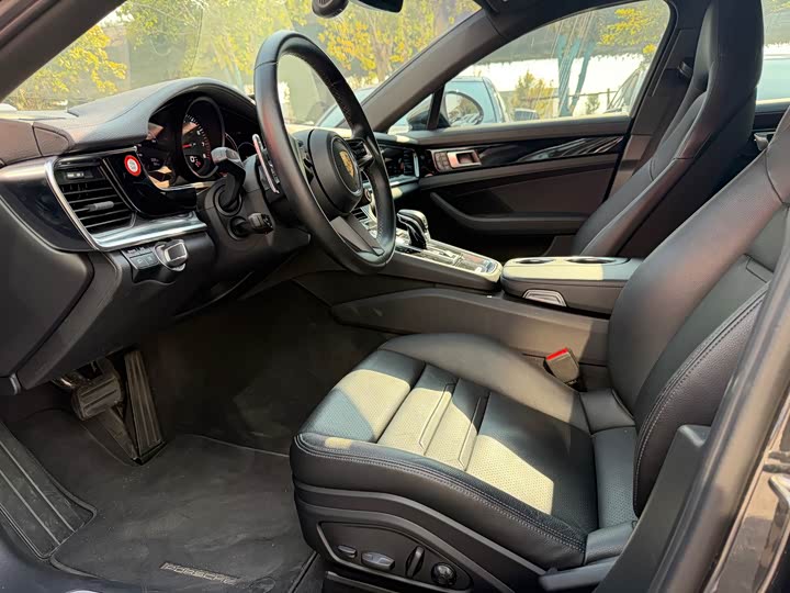 Фото 3 - Porsche Panamera