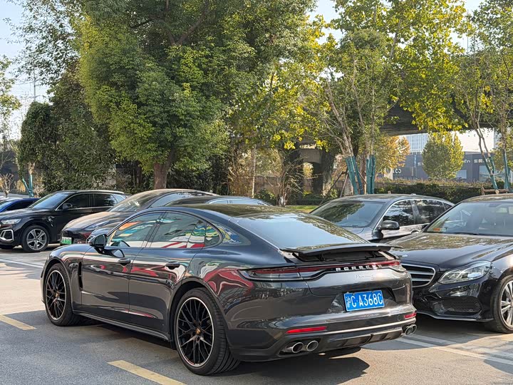 Фото 7 - Porsche Panamera