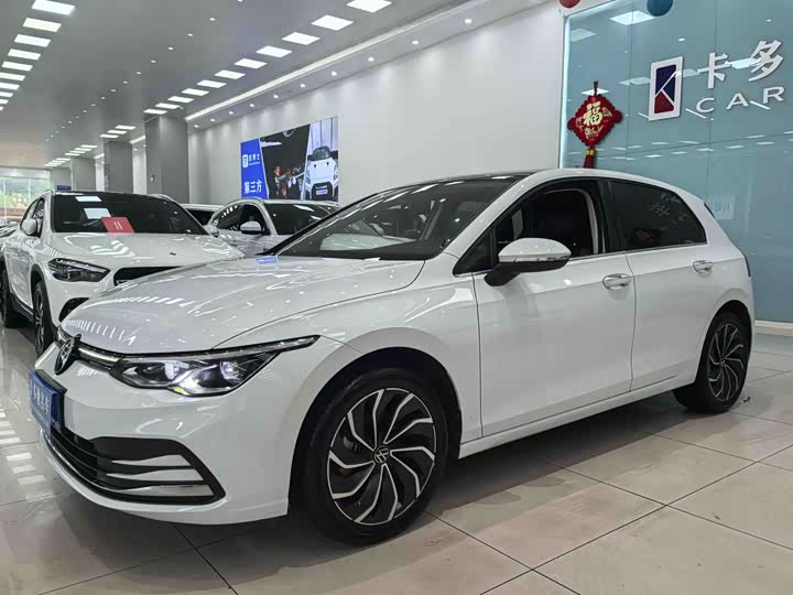 Фото 1 - Volkswagen Golf