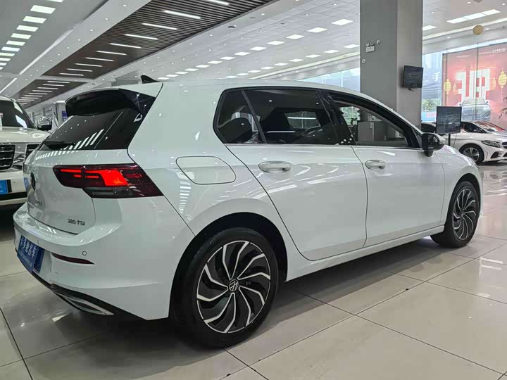 Фото 7 - Volkswagen Golf
