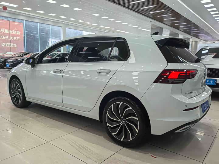 Фото 9 - Volkswagen Golf