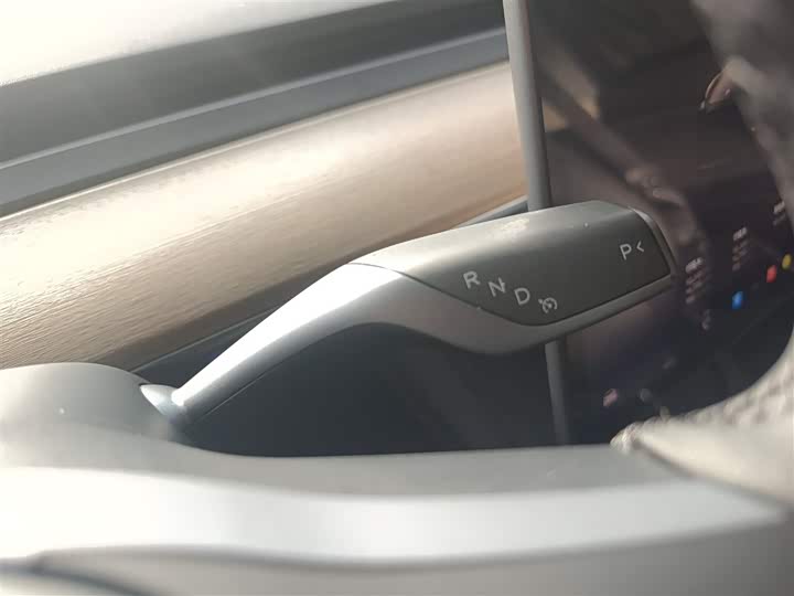 Фото 14 - Tesla Model Y