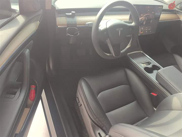Фото 16 - Tesla Model Y