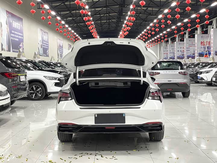 Фото 17 - Hyundai Elantra N line