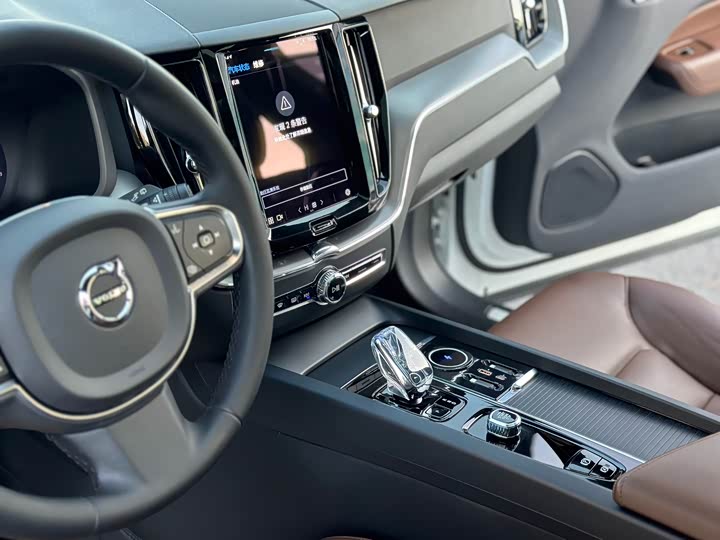 Фото 17 - Volvo XC60