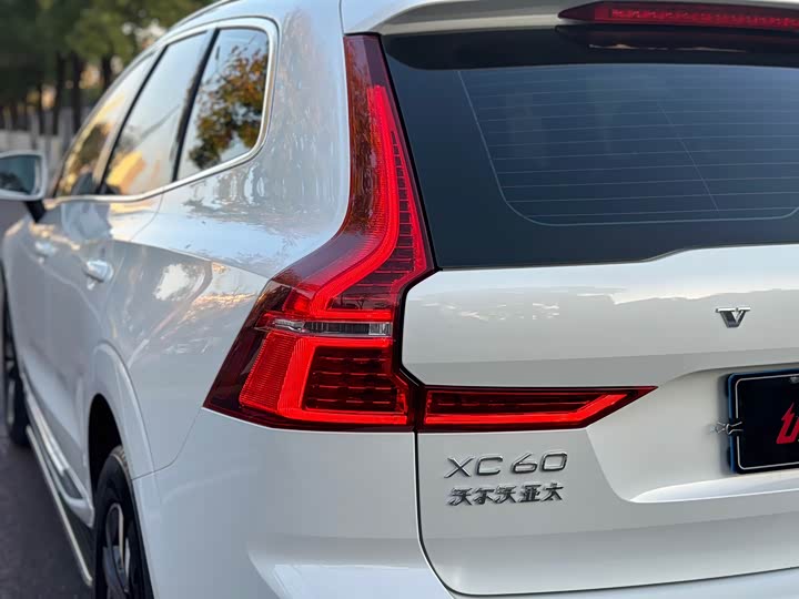 Фото 21 - Volvo XC60