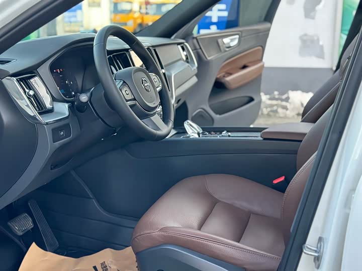 Фото 7 - Volvo XC60