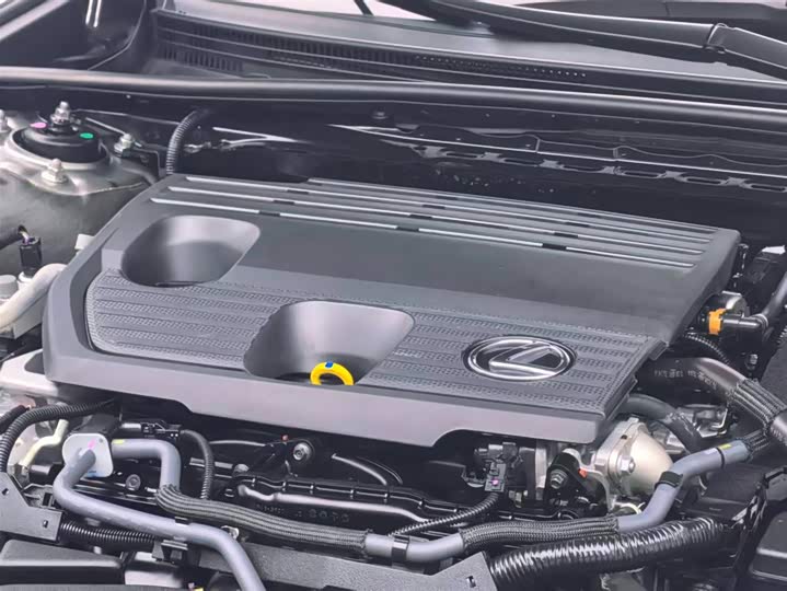 Фото 13 - Lexus ES