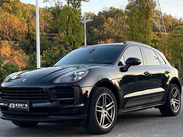 Фото 1 - Porsche Macan