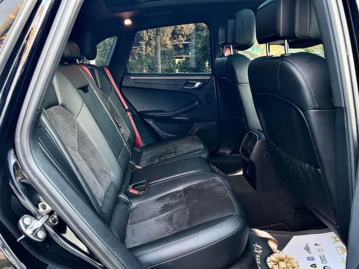 Фото 8 - Porsche Macan