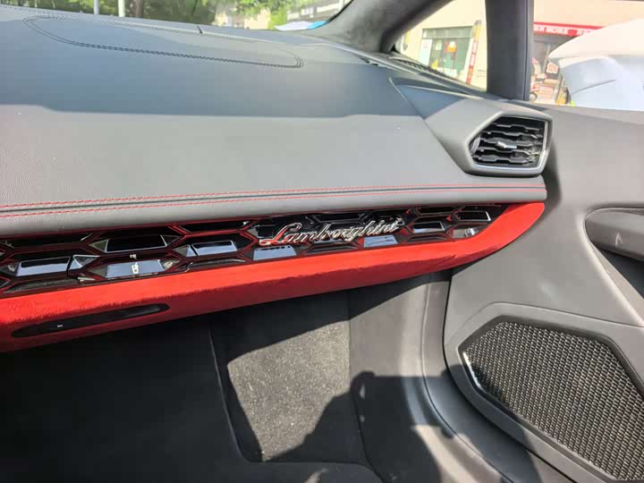 Фото 15 - Lamborghini Huracán