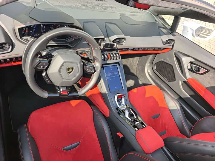 Фото 17 - Lamborghini Huracán