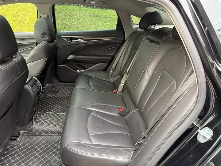 Фото 10 - Buick LaCrosse