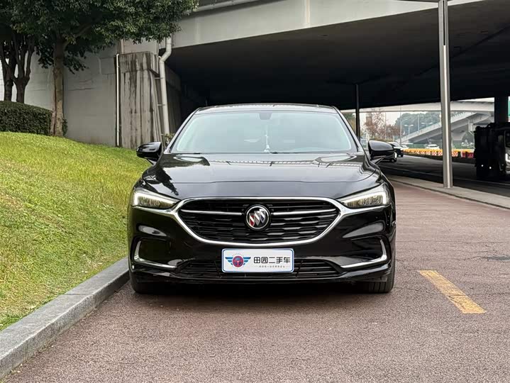 Фото 2 - Buick LaCrosse