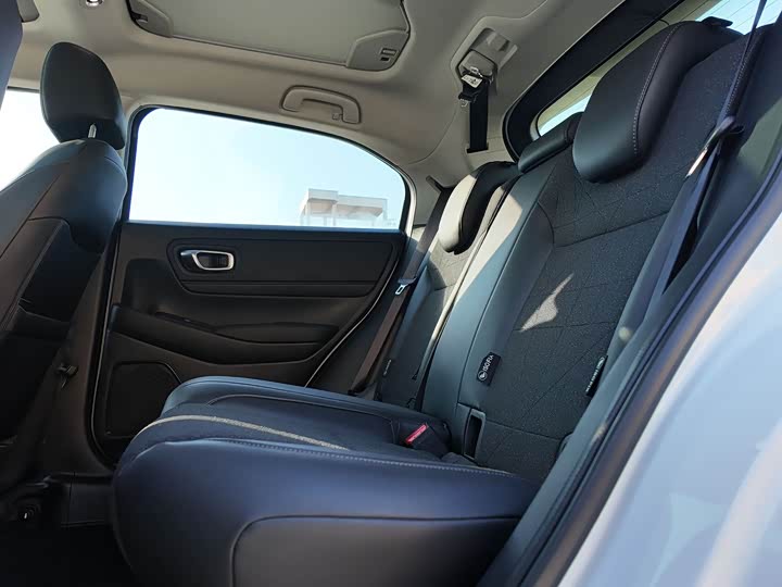 Фото 12 - Honda Vezel