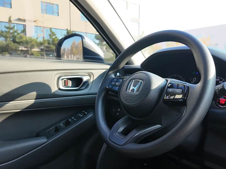 Фото 9 - Honda Vezel